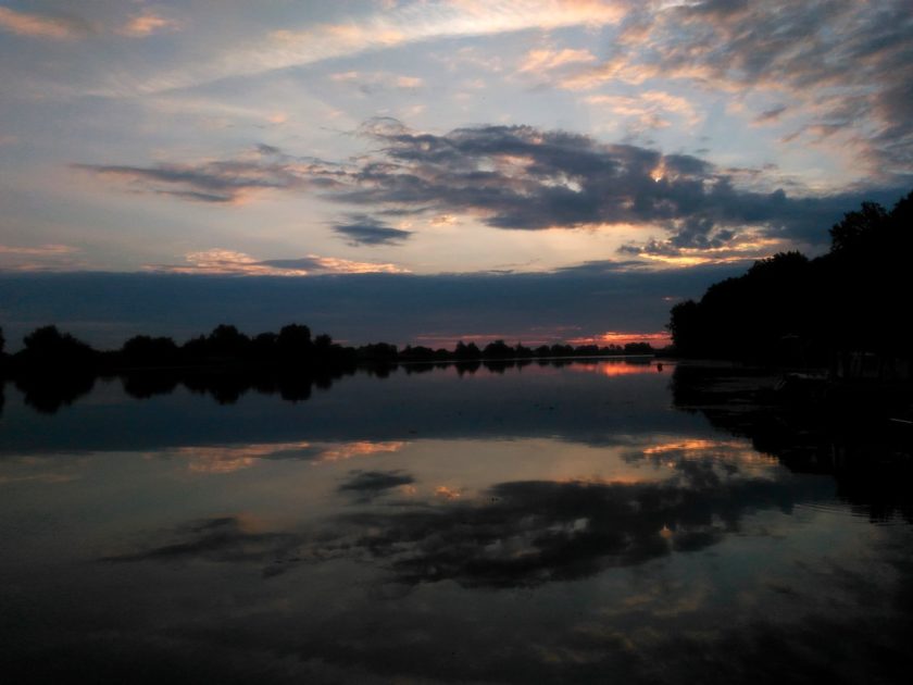Wschód słońca na Nogacie w marinie Malbork