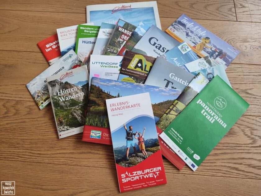 Broszury z informacjami o wakacjach w Alpach